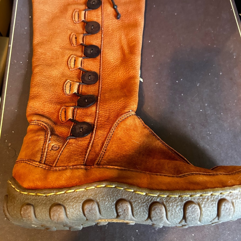 Born boots